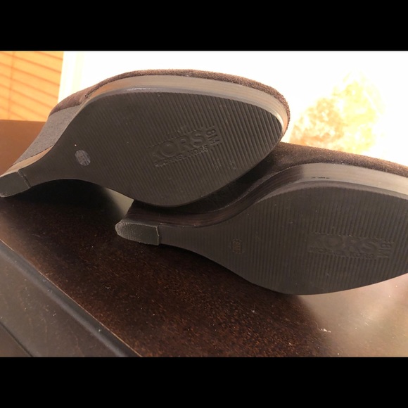 Michael Kors Wedge - Picture 2 of 4